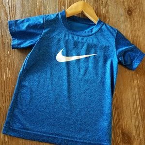 LAST CHANCE | Nike | boys drifit shirt